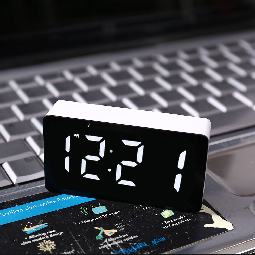 Elektroniczny zegarek LED Lust – Modern Electronics Gadgets recenzja i cena